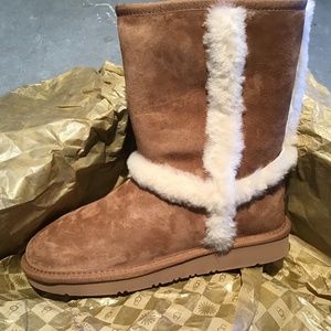 UGG size 6 Carter boots new without box